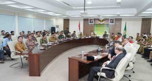 Pj Bupati Muba, Sandi Fahlepi memimpin Rakor penanggulangan Karhutlah, Senin (1/7/2024). Foto: Kominfo Muba.