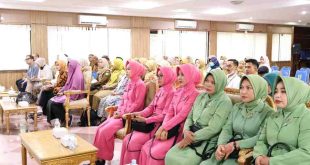 Sejumlah ibu-ibu darma wanita Muba mengikuti sosialisasi dan on the job Training Deteksi Dini Kanker Leher Rahim di Sekayu, Selasa (23/7/2024). Foto: Kominfo Muba.
