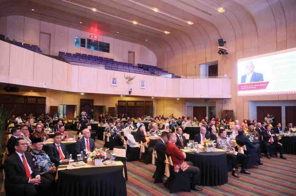 Pengurus Ikatan Masyarakat (IMA) Sumsel Periode 2024-2029 bersilatuurahim di ruang Mataram Kantor Kementerian Perhubungan Jalan Medan Merdeka Barat Jakarta Pusat, Minggu (7/7/2024). Foto: Humas Pemprov Sumsel.