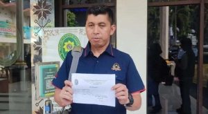Khaidir Binawan selaku pemohon eksekusi dalam perkara PHI dengan PT Hanjaya Mandala Sampoerna Tbk, Senin (1/7/20240. Foto: Sumselheadline/Ela.