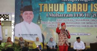 Ustas Koko Liem SQ MA ceramah agama seputar untuk menjadi insan yang lebih baik di acara tahun baru Islam di Sekayu, Selasa (16/7/2024). Foto: Kominfo Muba