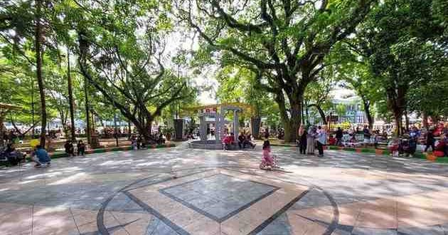 Salah satu kawasan Kambang Iwak, Palembang yang menjadi lokasi jalan santai warga setiap pagi dan sore. Foto: Sumselheadline/Pitria.