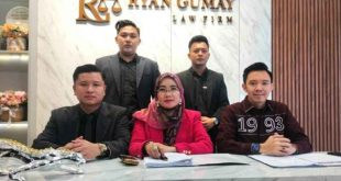 Dr Connie didampingi tim kuasa hukumnya, Jumat (5/7/2024). Foto: Sumselheadline/Ela.