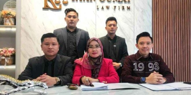 Dr Connie didampingi tim kuasa hukumnya, Jumat (5/7/2024). Foto: Sumselheadline/Ela.