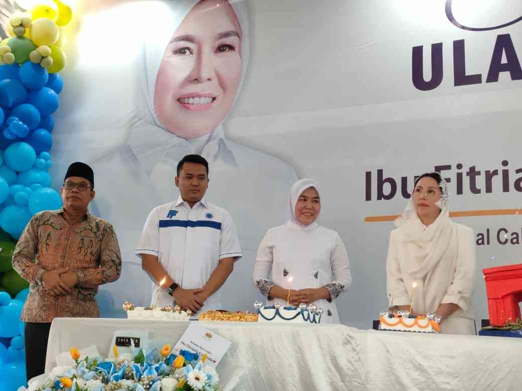 Fitrianti dan Nandriani saat jumpa pers, Senin (5/8/2024). Foto: Sumselheadline/Pitria.