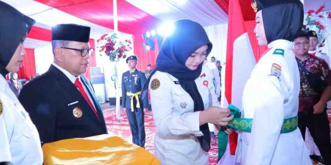 Pj Walikota Palembang, A Damenta saat pengukuhan 64 pakibraka Palembang, Jumat (16/8/2024). Foto: Kominfo Palembang.