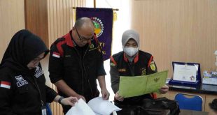 Tim penyidi Kejati Sumsel menggeledah kantor BPN Palembang dan Bapenda dalam serangkaian penyidikan kasus Yayasan Batanghari Sembilan di Jalan Mayor Ruslan Kota Palembang, Rabu (14/8/2024). Foto: Sumselheadline/Ela.