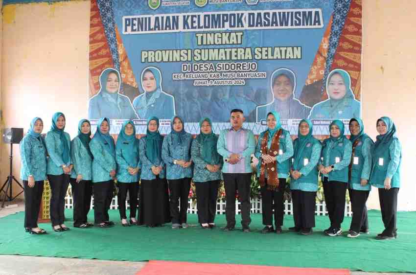 Pj Ketua TP PKK Muba Hj Triana Sandi Fahlepi diwakili Anies Endang selaku Staff Ahli PKK Muba menyambut kunjungan Tim Penilai Penilai Kelompok Dasawisma tingkat Provinsi Sumsel yang dipimpin oleh Ir Hj Rusmala Dewi, di Desa Sidorejo, Jumat (9/8/2024). Foto: Kominfo Muba.