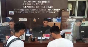 Dua pelajar asal OKI melapor ke Polrestabes karena di begal, Sabtu (10/8/2024). Foto: Sumselheadline/Ela.