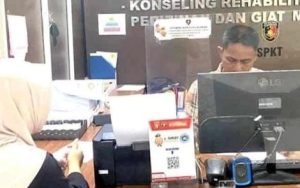 Wahyu Sakinah (21), mahasiswi, melaporkan bahwa kosannya di 16 Ulu Palembang, dibobol maling, Minggu (4/8/2024). Foto: Sumselheadline/Ela.