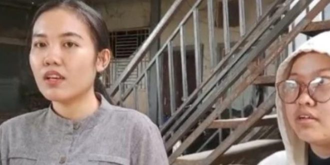 Fera Lisa (24) dan Mila (23), melapor ke SPK Terpadu Polrestabes Palembang karena sepda motor mereka hilang, Sabtu (24/8/2024). Foto: Sumselheadline/Ela.