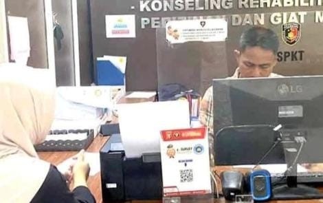 Wahyu Sakinah (21), mahasiswi, melaporkan bahwa kosannya di 16 Ulu Palembang, dibobol maling, Minggu (4/8/2024). Foto: Sumselheadline/Ela.