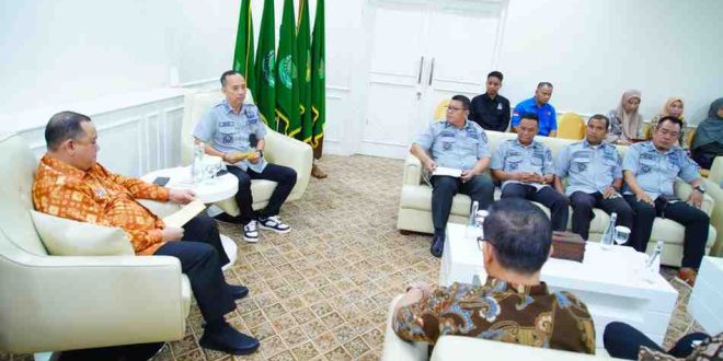 Pj Bupati Muba, Sandi Fahlepi menerima forum Lurah Muba, Kamis (1/8/2024). Foto: Kominfo Muba.