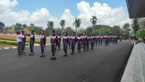 Para anggota Paskibraka Sumsel yang sedang menggelar latihan, Senin (12/8/2024). Foto: Sumselheadline/Pitria.