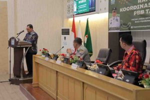 Pj Walikota Palembang saat memimpin rapat koordinasi tentang realisasi pendapatan daerah, Senin (5/8/2024). Foto: Kominfo Palembang.