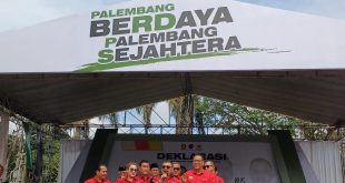 Ketua PDIP Palembang, Yulian Gunhar dan pengurus PDIP, Kamis (29/8/2024). Foto: Sumselheadline/Pitria.