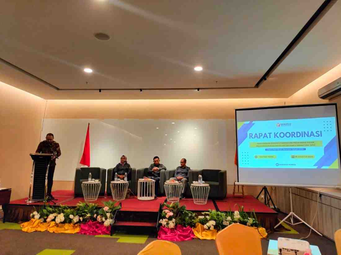 Bawaslu Sumsel dan sejumlah perwakilan media menggelar rapat koordinasi, Senin (5/8/2024). Foto: Sumselheadline/Ela.