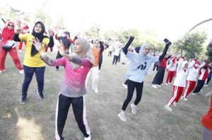 Senam bersama di halaman Pemkab Muba, Jumat (23/8/2024). Foto: Kominfo Muba.