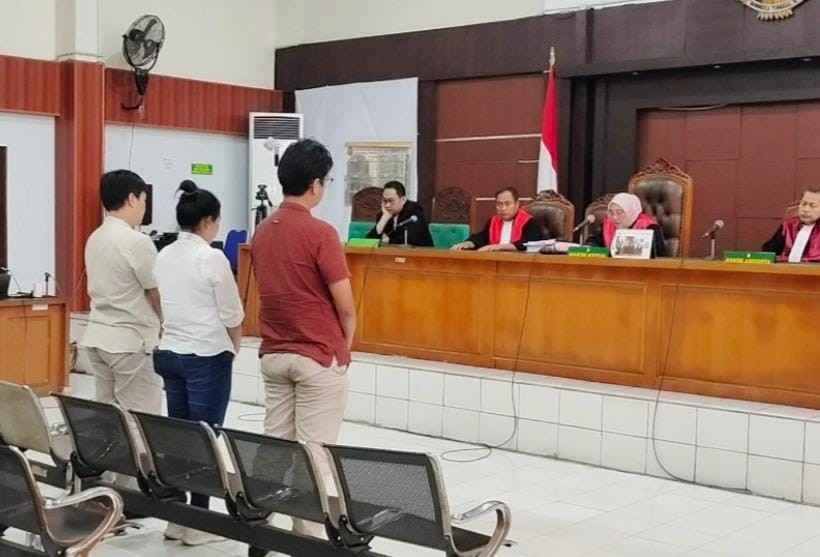 Tiga oknum pegawai Pajak Sumsel, yang mengikuti sidang putusan di PN Palembang, Rabu (7/8/2024). Foto: Sumselheadline/Ela.