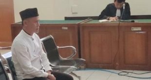 Oknum ASN Kecamatan Lempuing Jaya bernama Latu Unra divonis dua tahun penjara atas korupsi dana imam masjid, Senin (5/8/2024). Foto: Sumselheadline/Ela.
