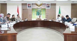 Sekda Muba, Apriyadi memimpin rapat tindaklanjut pembentukan satgas pemberantasan sumur minyak ilegal, Rabu (7/8/2024). Foto: Kominfo Muba.