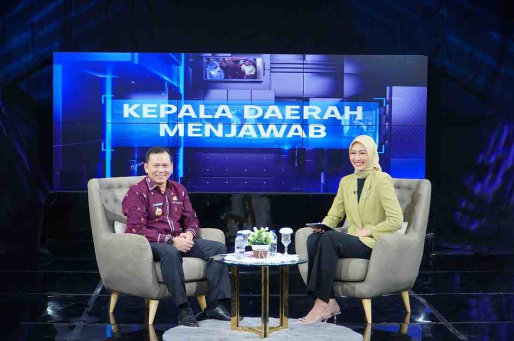 Pj Gubernur Sumsel, Eelen Setiadi menjadi talk show di TVRI Sumsel, Selasa (6/8/2024) malam. Foto: Humas Pemprov Sumsel.