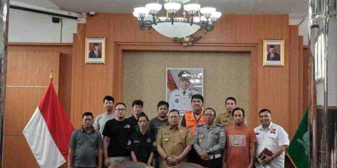 Sejumlah perwakilan ojek online mengadu ke Pj Walikota Palembang, A Damenta tentang besarnya pemotongan dana oleh operator, Selasa (27/8/2024). Foto: Sumselheadline/Pitria.