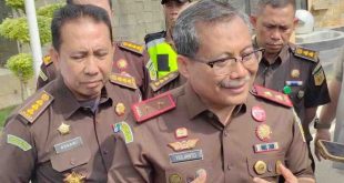 Kepala Kejati Sumsel Dr Yulianto SH MH disela-sela penyampaian rilis pengembalian aset kepada Pemprov Sumsel yang dikuasai pihak lain, Rabu (21/8/2024). Foto: Sumselheadline/Ela.