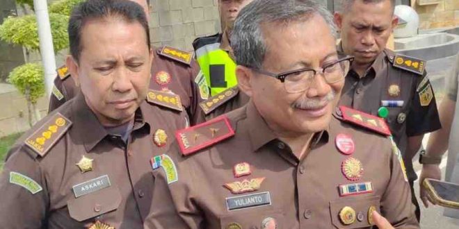 Kepala Kejati Sumsel Dr Yulianto SH MH disela-sela penyampaian rilis pengembalian aset kepada Pemprov Sumsel yang dikuasai pihak lain, Rabu (21/8/2024). Foto: Sumselheadline/Ela.