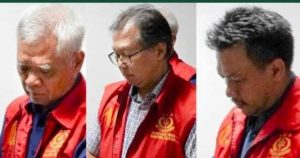 Tiga tersangka kasus dugaan korupsi pembangunan LRT Sumsel. Foto: dok kejaksaan.