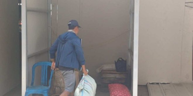 Kios tempat penampungan sementara pedagang Pasar 16 Ilir Palembang. Foto: Sumselheadline/Pitria.