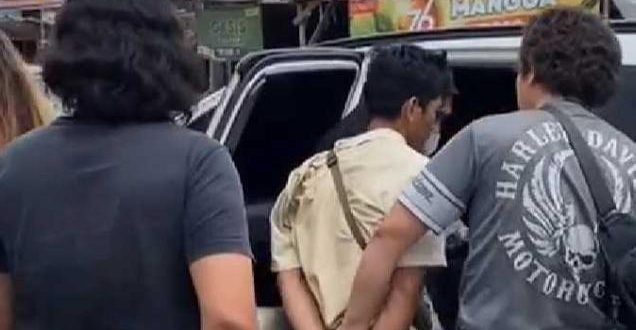 Perlaku curanmor ditangkap, dan polisi menduga pelaku terkait kasus pembunuhan seorang pria tanpa busana yang ditemukan tewas di kamar mandi sebuah rumah kontrakan di Mata Merah Kalidoni Palembang beberapa waktu lalu. Foto: Dok Polisi.