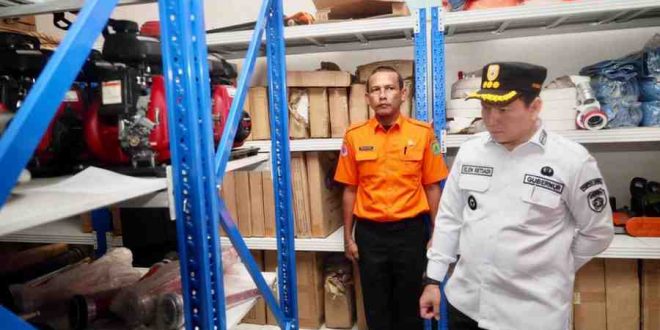 Pj Gubernur Sumsel, Elen Setiadi meninjau kantor Badan Penanggulangan Bencana Daerah (BPBD) Muba, Sabtu (28/9/2024). Foto: Humas Pemprov Sumsel. 
