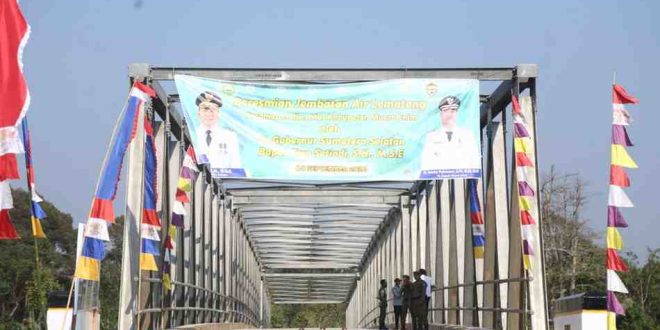 Jembatan rangka baja Air Lematang Desa Ujan Mas Lama Kabupaten MuaraEnim,Rabu (4/9/2024) pagi diresmikan oleh Pj Gubernur Sumsel, Eelen Setiadi. Foto: Humas Pemprov Sumsel.
