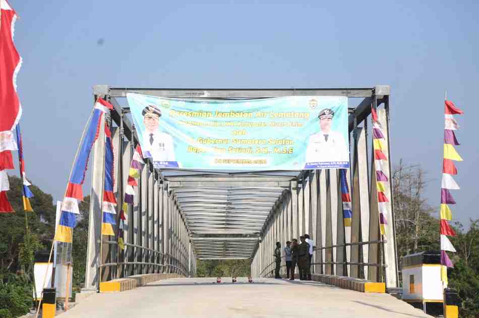 Jembatan rangka baja Air Lematang Desa Ujan Mas Lama Kabupaten MuaraEnim,Rabu (4/9/2024) pagi diresmikan oleh Pj Gubernur Sumsel, Eelen Setiadi. Foto: Humas Pemprov Sumsel.
