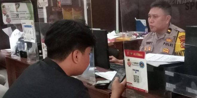 Muhammad Dwi Bardananto (25), seorang mahasiswa di Kota Palembang, Jumat (20/9/2024). Foto: Sumselheadline/Ela.