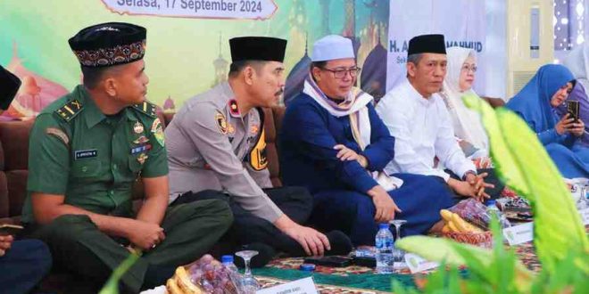 Sejumlah pejabat hadir pada peringatan Maulid Nabi Muhammad SAW dilaksanakan pada Selasa (17/9/2024) bertempat di Pendopoan Griya Bumi Serasan Sekate. Foto: Kominfo Muba.