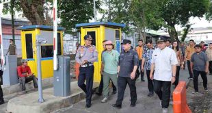 Penjabat Walikota Palembang, A Damenta meninjau sejumlah titik parkir di kawasan BKB, Kamis (26/9/2024). Foto: Kominfo Palembang.