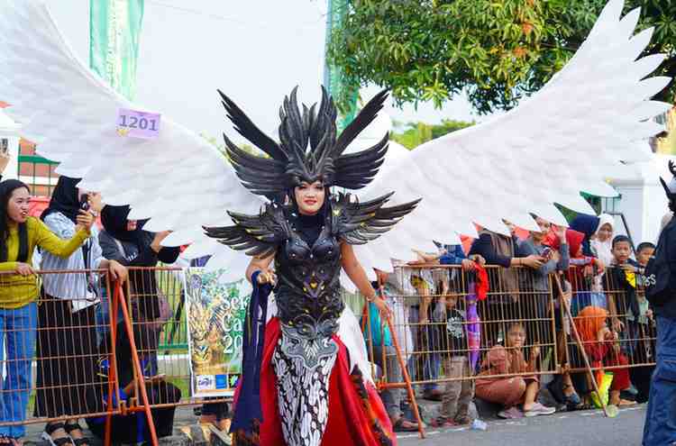 Suasana karnaval budaya di Kota Sekayu, Kamis (26/9/2024). Foto: Kominfo Muba.