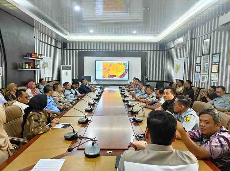 Kepala Bidang Penataan Ruang Kota Palembang Agung Nugraha saat memimpin rapat membahas Sipetarung, Kamis (19/9/2024). Foto: Sumselheadline/Pitria.