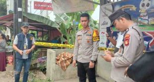 Polisi melakukanb olah TKP penemuan sopir truk yang meninggal dunia, Selasa (24/9/2024). Foto: Sumselheadline/Ela.