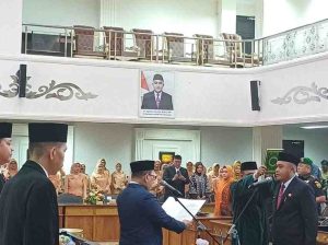Aprizal Hasyim dilantik menjadi Sekda defenitif Kota Palembang oleh PJ Walikota, A Damenta, Senin (9/9/2024). Foto: Sumselheadline/Pitria.