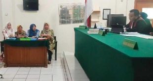 Sidang perdana gugatan karyawati terhadap perusahaan yang memecatnya di PN Palembang, Senin (9/9/2024). Foto: Sumselheadline/Ela.