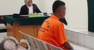 Dwi menjadi terdakwa di PN Palembang, Senin (30/9/2024). Foto: Sumselheadline/Ela.