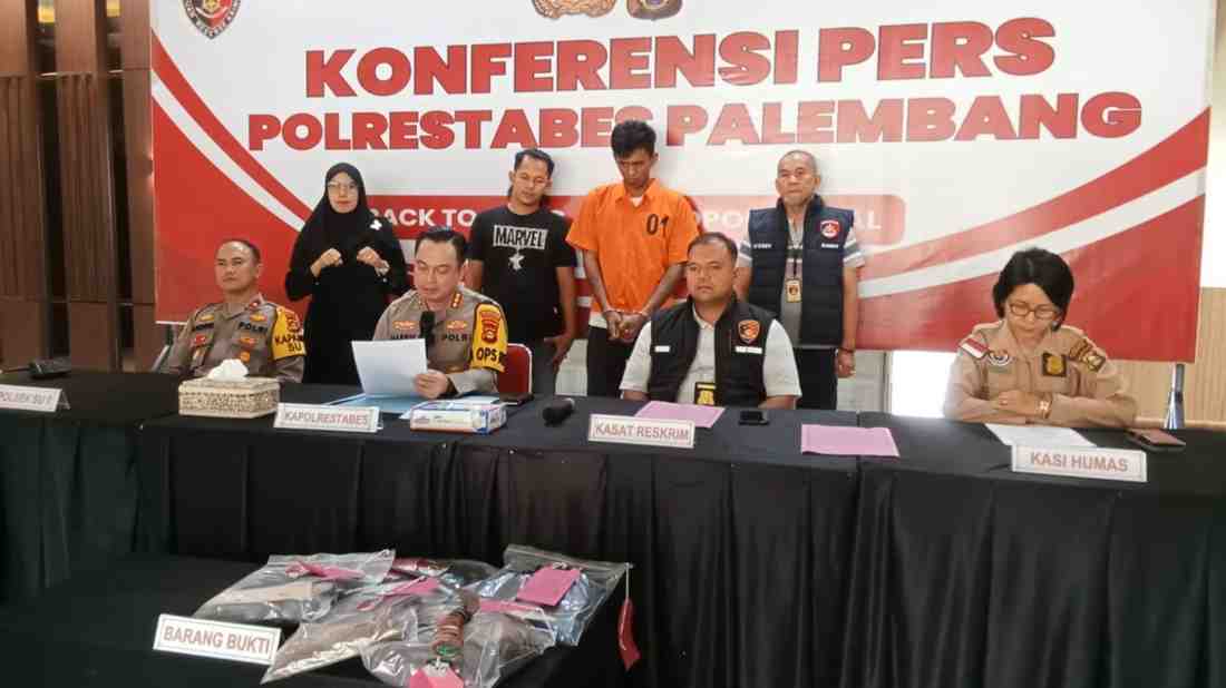 Setelah sempat menjadi TO (target operasi), Adi ditangkap petugas Buser Polsek SU II, Palembang. Foto: Sumselheadline/Ela.