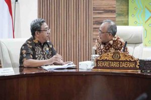Sekda Muba, Apriyadi saat memimpin rapat persiapan penialain adipura. Foto: Kominfo Muba.