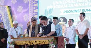 Launching Sumsel Berkat, yang menjamin warga Sumsel berobat secara gratis, dengan cukup membawa KTP. Foto: Dok Humas Pemprov Sumsel.