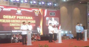 Para pasangan Cagub-Cawagub Sumsel saat menggelar debat di Novotel Palembang, Senin (28/10/2024) malam. Foto:, Sumselheadline/Pitria.