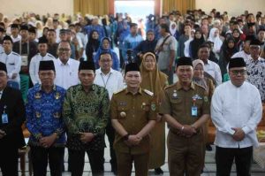 Pj Gubernur Sumsel, Elen Setiadi saat membuka lomba MTQ/Hadroh tingkat SMA/SMK Negeri dan Swasta se-Sumsel bertmepat didi SMA Negeri 5 Palembang, Senin (28/10/2024). Foto: Humas Pemprov SUmsel.