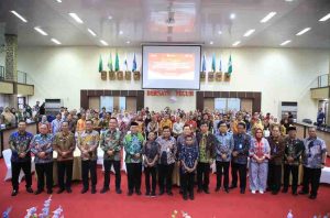 Pj Gubernur Sumsel Elen Setiadi mengikuti rapat Peningkatan Pemahaman Numerasi dengan Metode Pembelajaran Gampang, Asyik dan Menyenangkan (GASING) pada Satuan Pendidikan Dasar dan Pendidikan Menengah, bertempat di Auditorium Graha Bina Praja  Pemprov Sumsel, Jumat (11/10/2024), Foto: Humas Pemprov Sumsel.